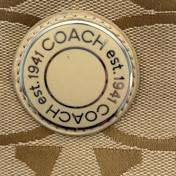 COACH Signature Jacquard fabric (canvas) with leather trim and silver-tone hw - Picture 2 of 5